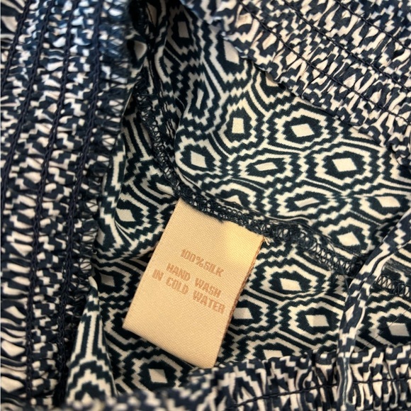 Paloma Blue Crochet Printed Silk Satin Short Medium EUC - Picture 9 of 9